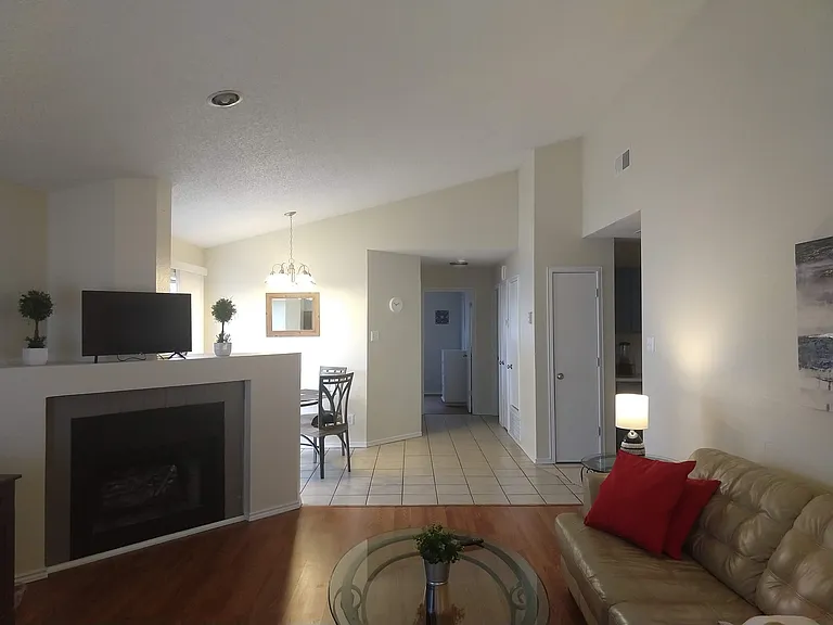 2504 Windmill Dr — Photo 11