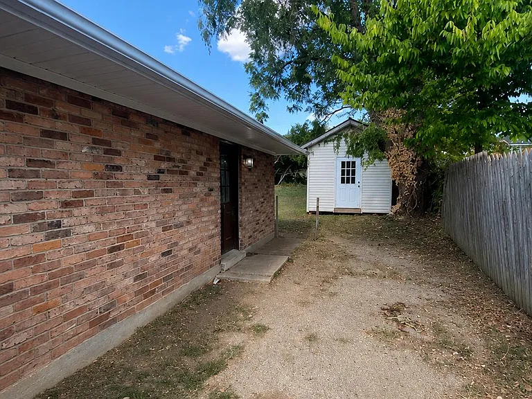 2059 Deauville Dr — Photo 21
