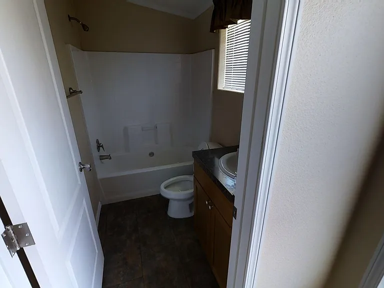 321 E Lime St — Photo 28