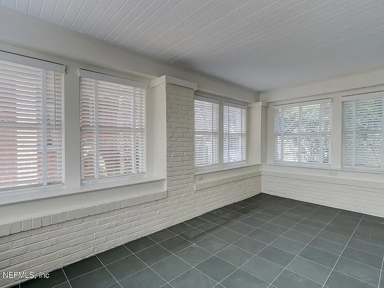3684 Pine St — Photo 9