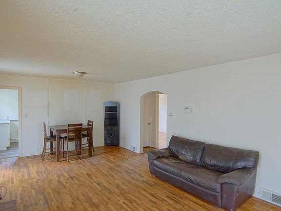 3rd image of 1220 Pearl St