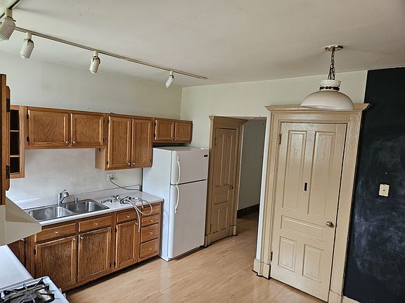 3rd image of 312 W McMillan St