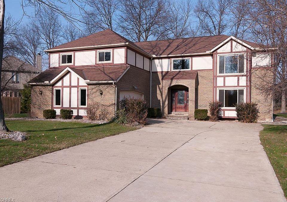 1st image of 29800 Hilliard Oak Ln