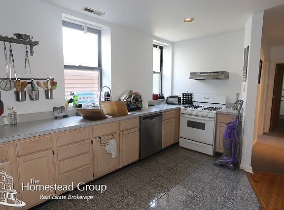 4th image of 4537 N Greenview Ave #2