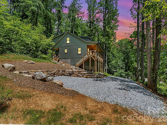 4th image of 511 Blue Ridge Dr N