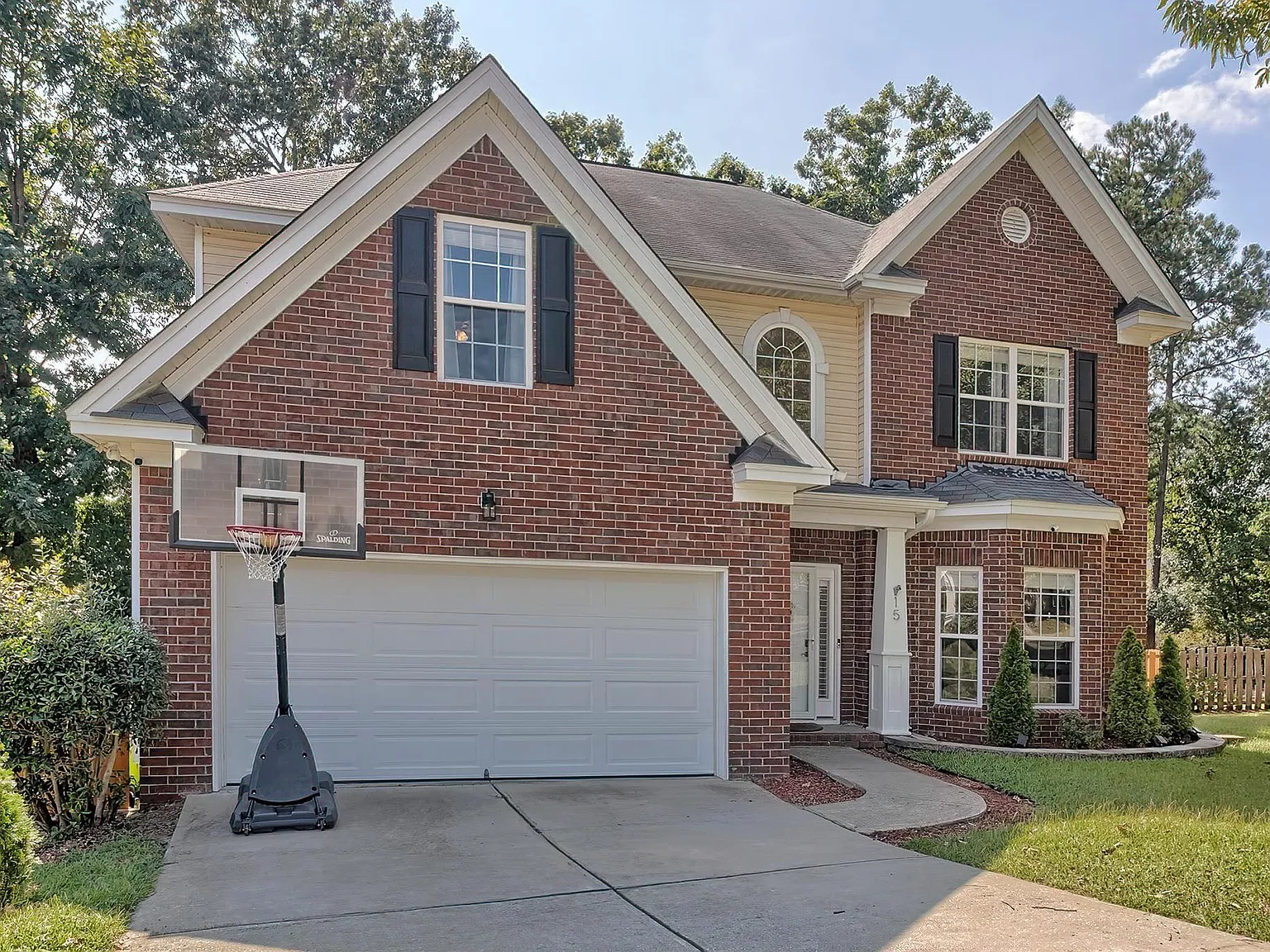 5 bed, 2719 sqft, $3,000 — Photo 2