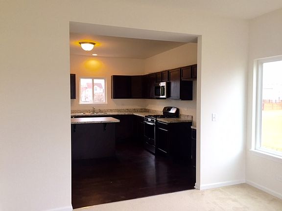 2nd image of 586 Malloy St