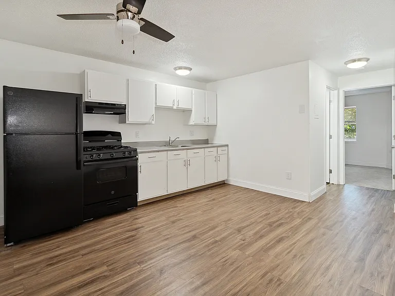 ReNew Taunton Apartment Collection — Photo 36