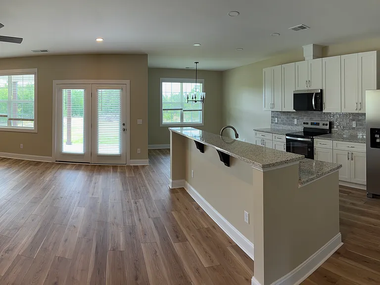 1801 Wildwood Ln — Photo 3