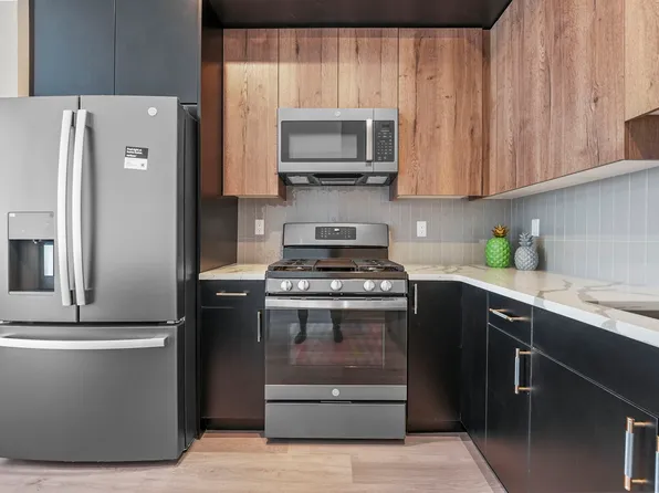 2021 Jones Road image 2 of 12