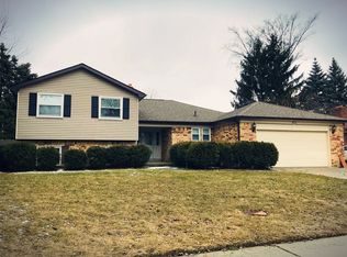 871 Keaton Dr, Troy, MI 48098