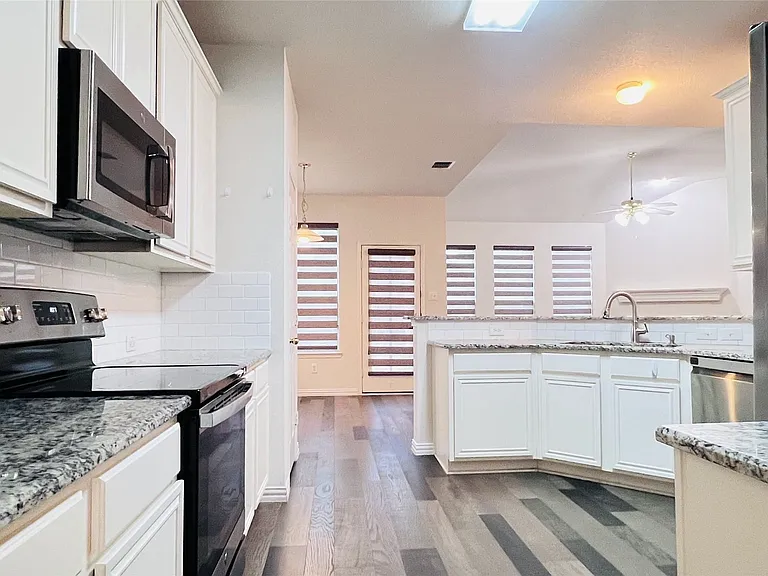 818 Green Pond Dr — Photo 8