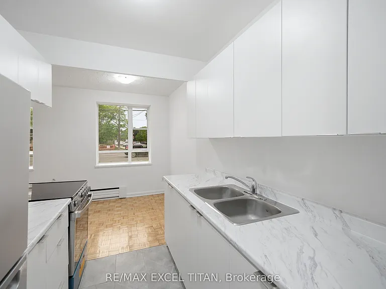 2895 Bathurst St #111 — Photo 16
