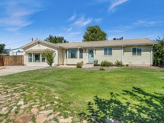 2nd image of 841 E Pioneer Cir