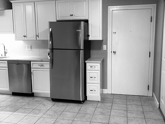 5th image of 1190 Charles St APT 13