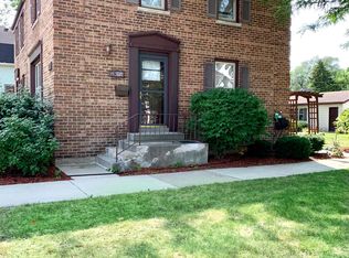 3800 Elm Ave, Brookfield, IL 60513