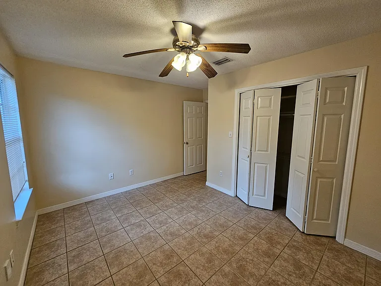 9425 Victoria Ln — Photo 14