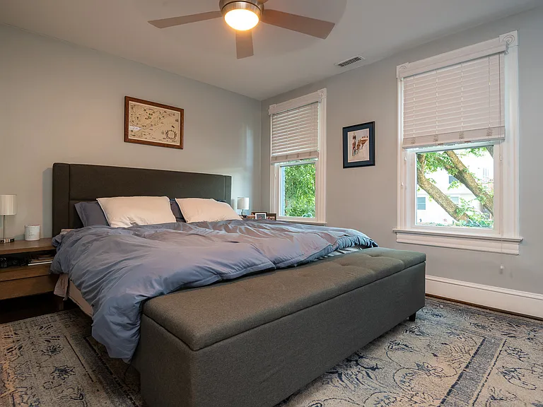 209 17th St SE — Photo 10
