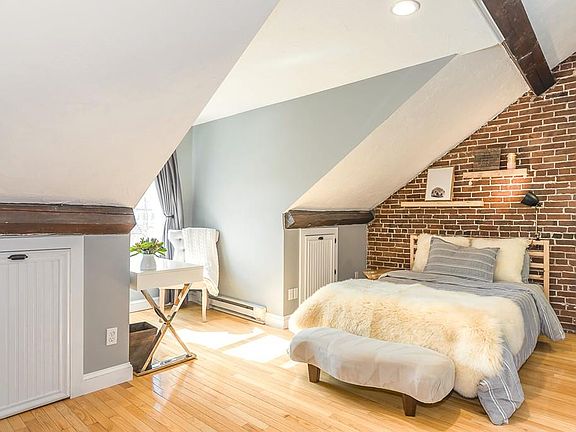 2nd image of 246 Essex St APT 4
