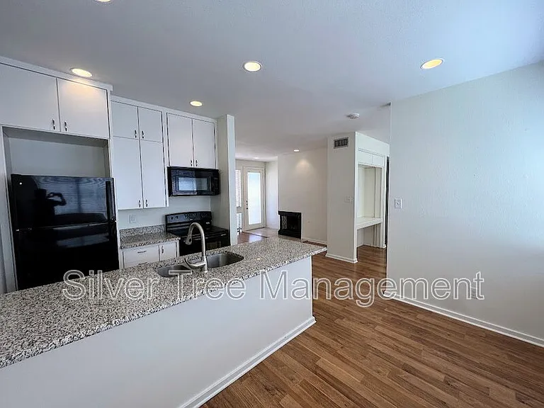 4015 Bowser Ave #E — Photo 6