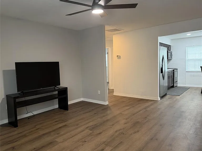 6317 S Roberts Ave #A — Photo 4