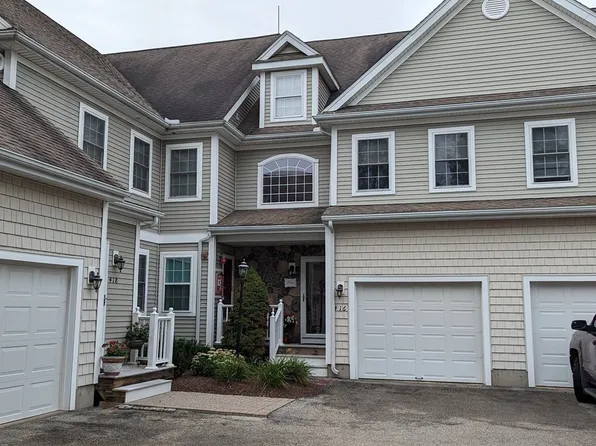 416 Regency Ln, Abington, MA 02351