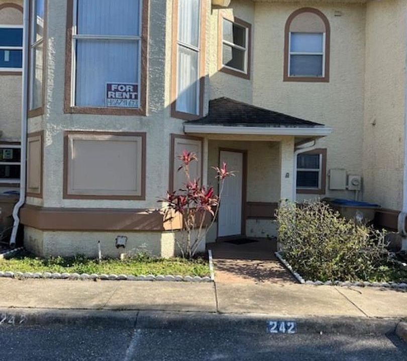 1st image of 242 Dawn Ct #242