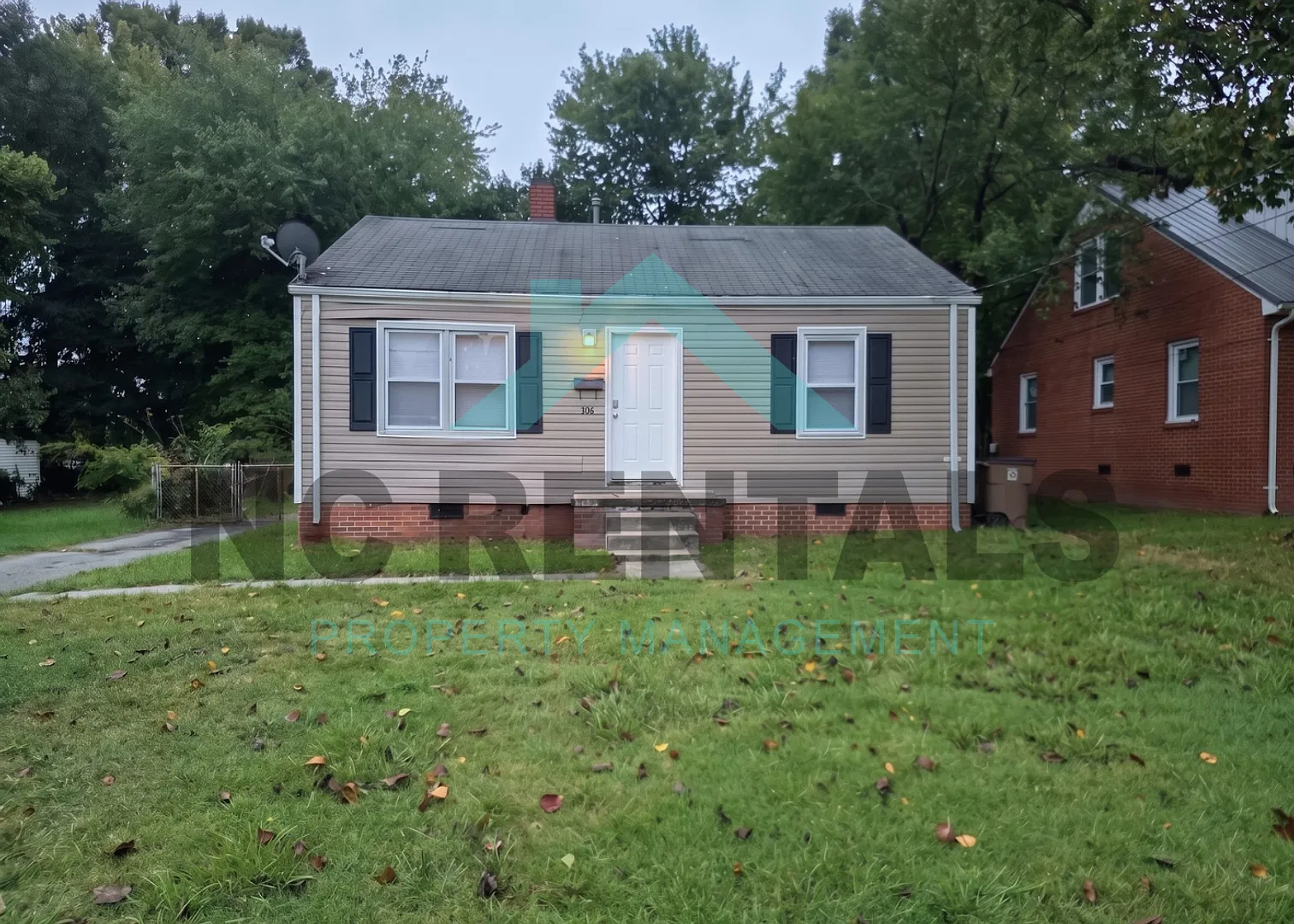 Charming $1,000 2-Bed/1-Bath Home in East Greensboro! — Photo 2