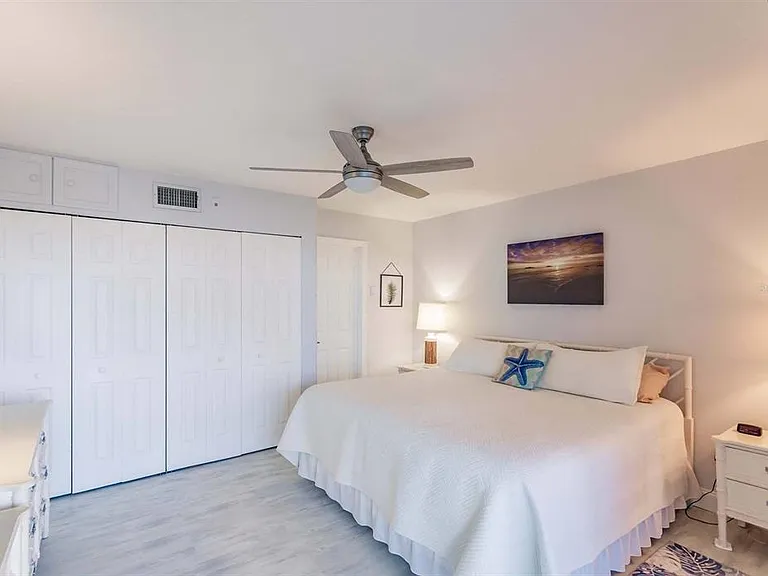 1125 W Peppertree Dr #501 — Photo 19