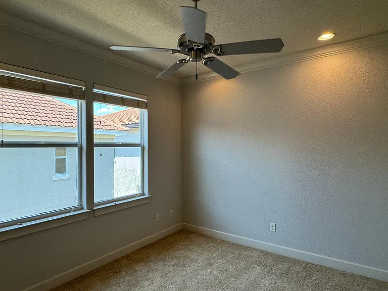 241 Inverrary Dr — Photo 24