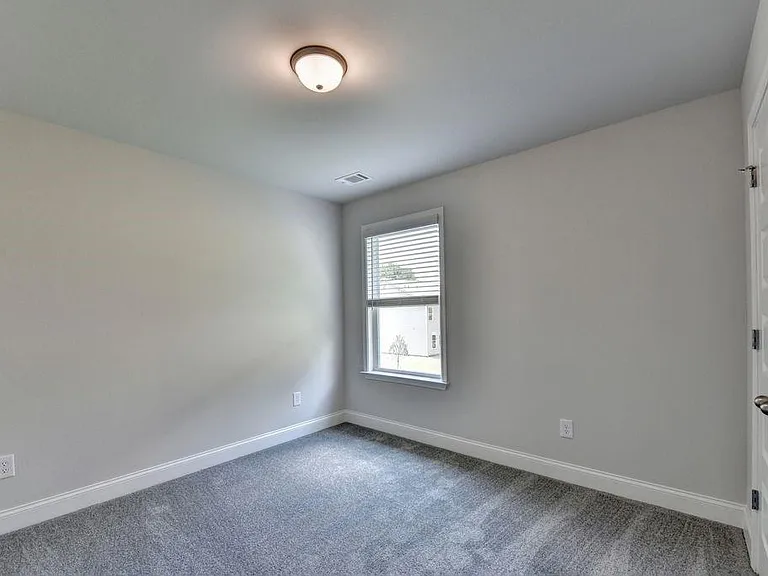 7309 Yewtree Dr — Photo 40