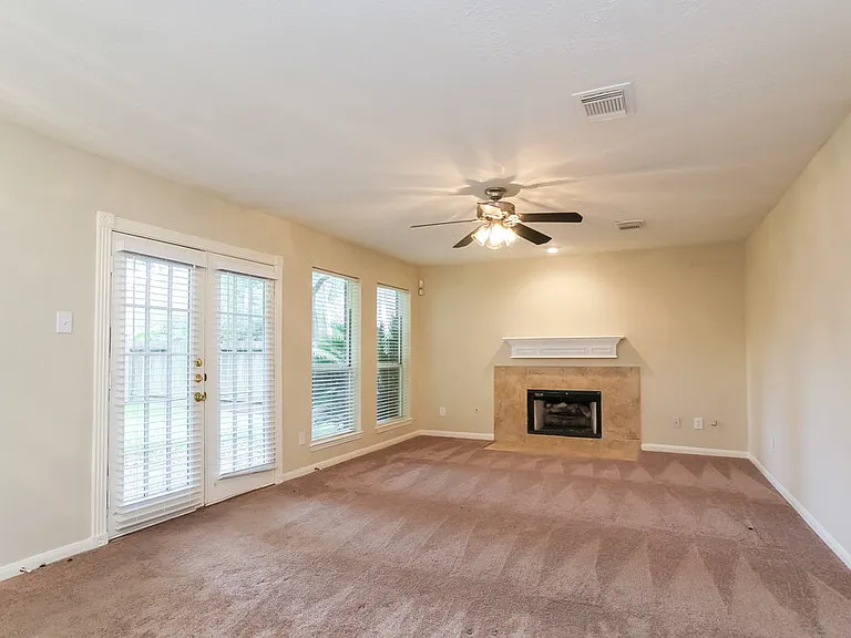 20914 Lake Park Trl — Photo 3