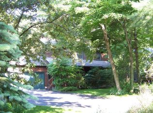 67 Nottingham Ln, Burlington, VT 05408