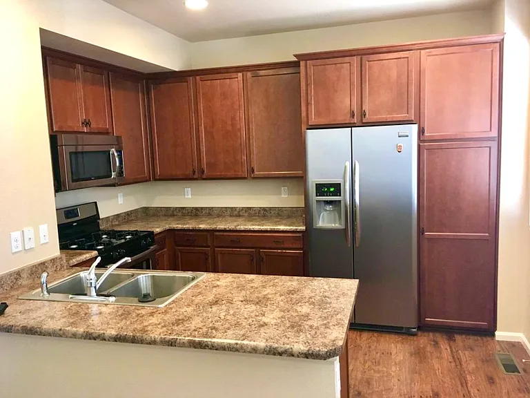 10300 Bellwether Ln — Photo 6