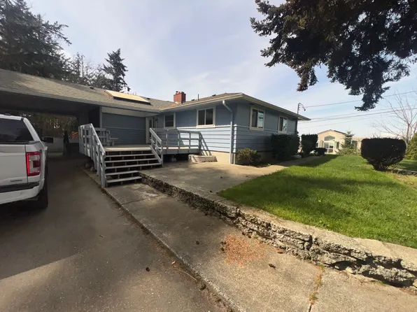 415 39th St, Anacortes, WA 98221