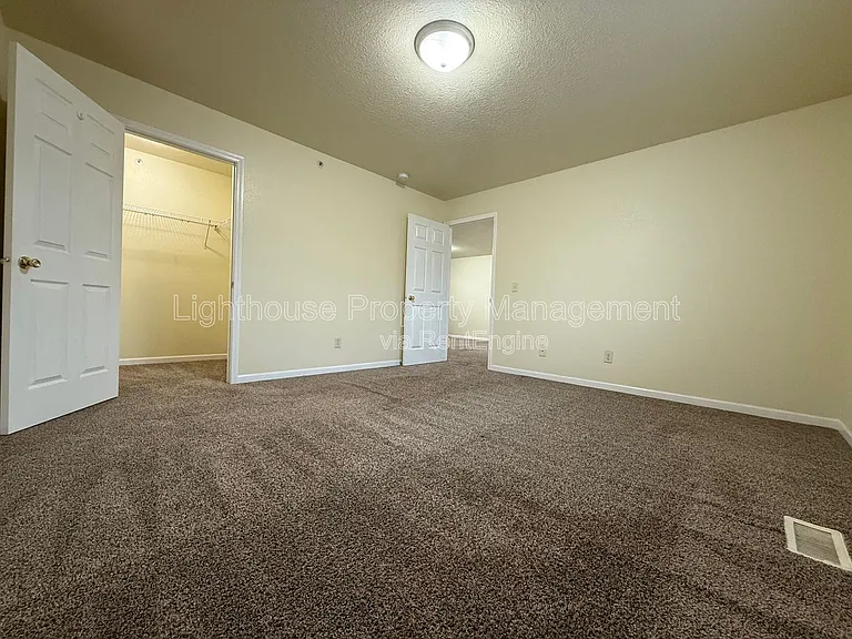 860 Marquette Ave #15 — Photo 9