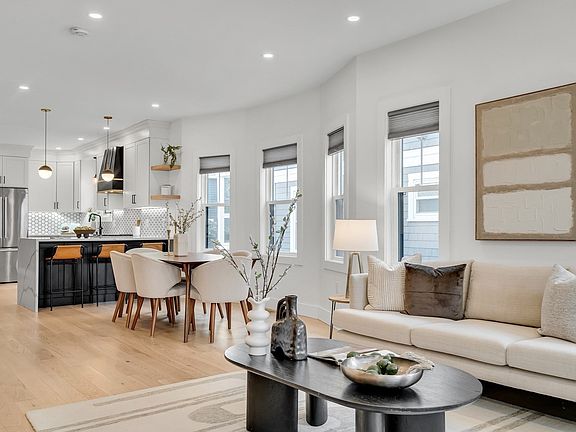 5th image of 17 College Hill Rd #1