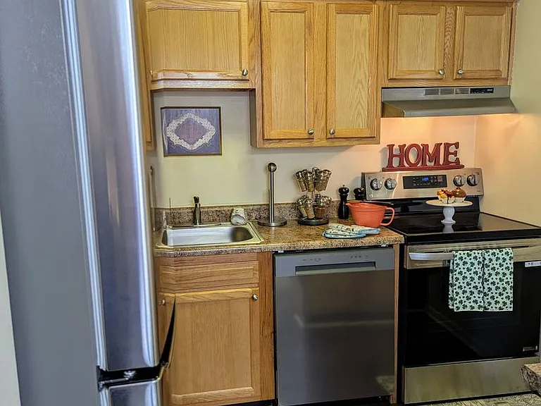 Chapel Lake Apartments — Photo 60