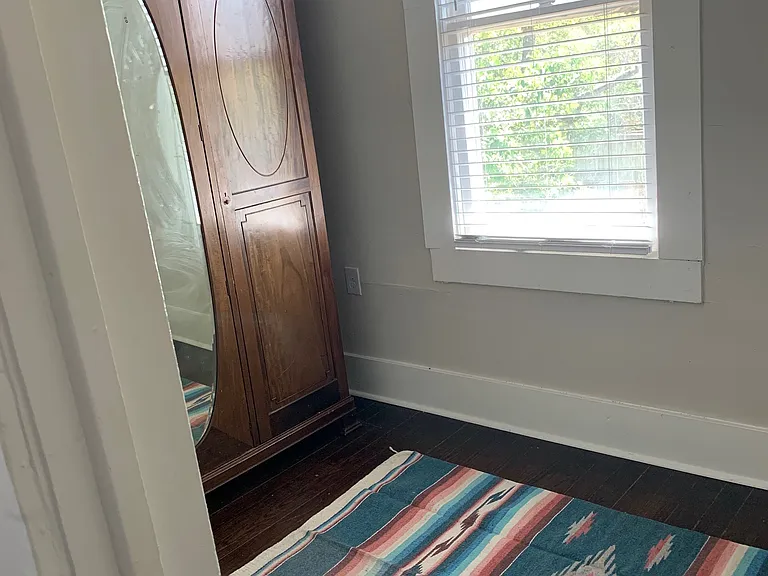1026 W Gramercy Pl #2 — Photo 13