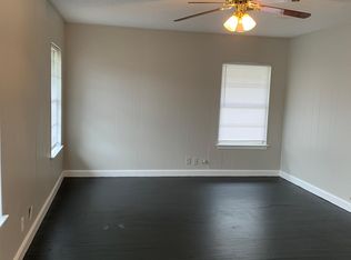 3744 Joplin Ave, Groves, TX 77619