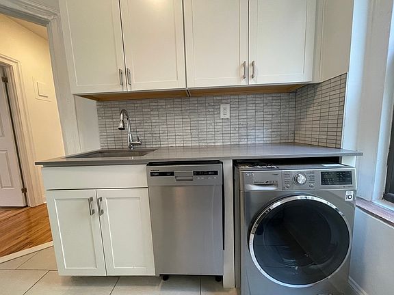 3rd image of 30-64 34th St #E2