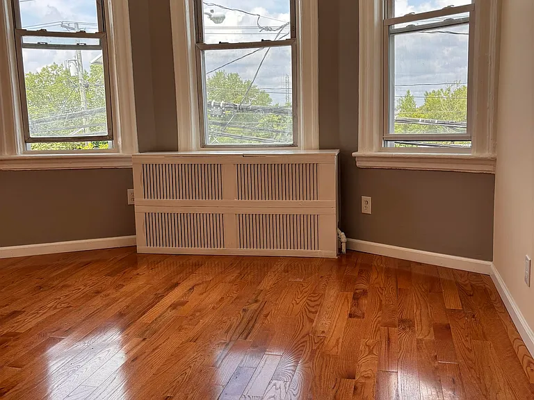 5208 Tonnelle Ave — Photo 6