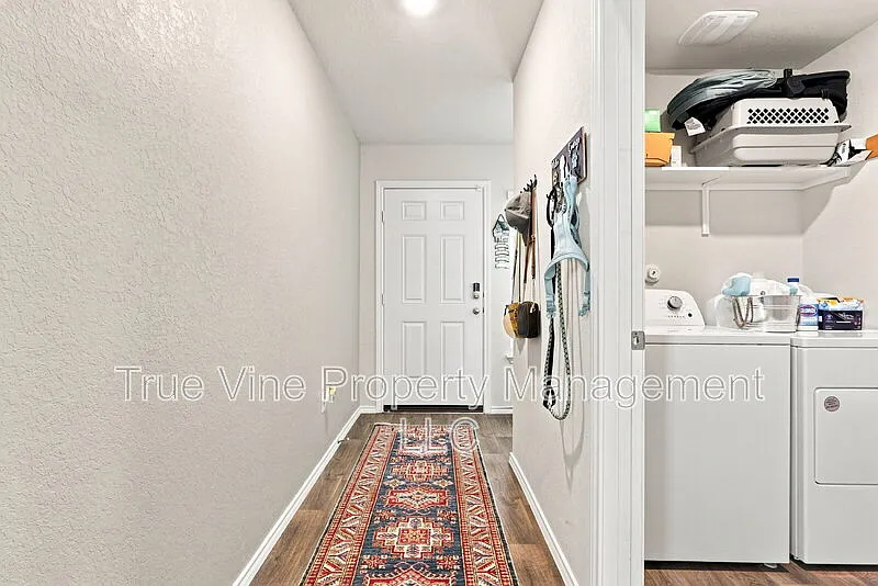 3 bed, 2.0 bath, 1393 sqft, $1,775 — Photo 4