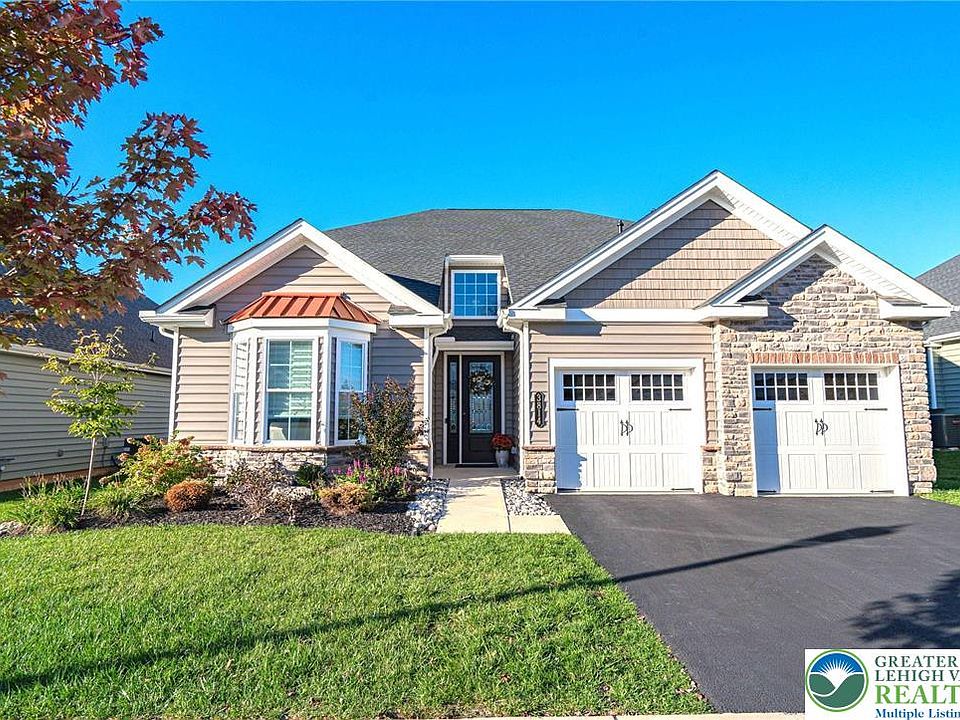 1st image of 3814 Victors Way