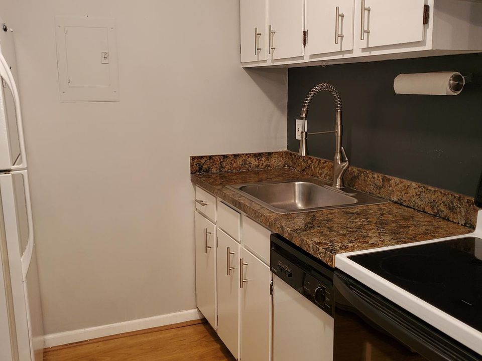 1st image of 1611 Cedarwood Dr APT D