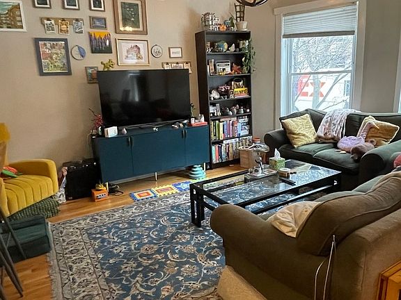 3rd image of 4631 N Racine Ave APT 1S