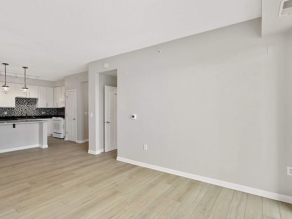 2nd image of 500 E Grant St