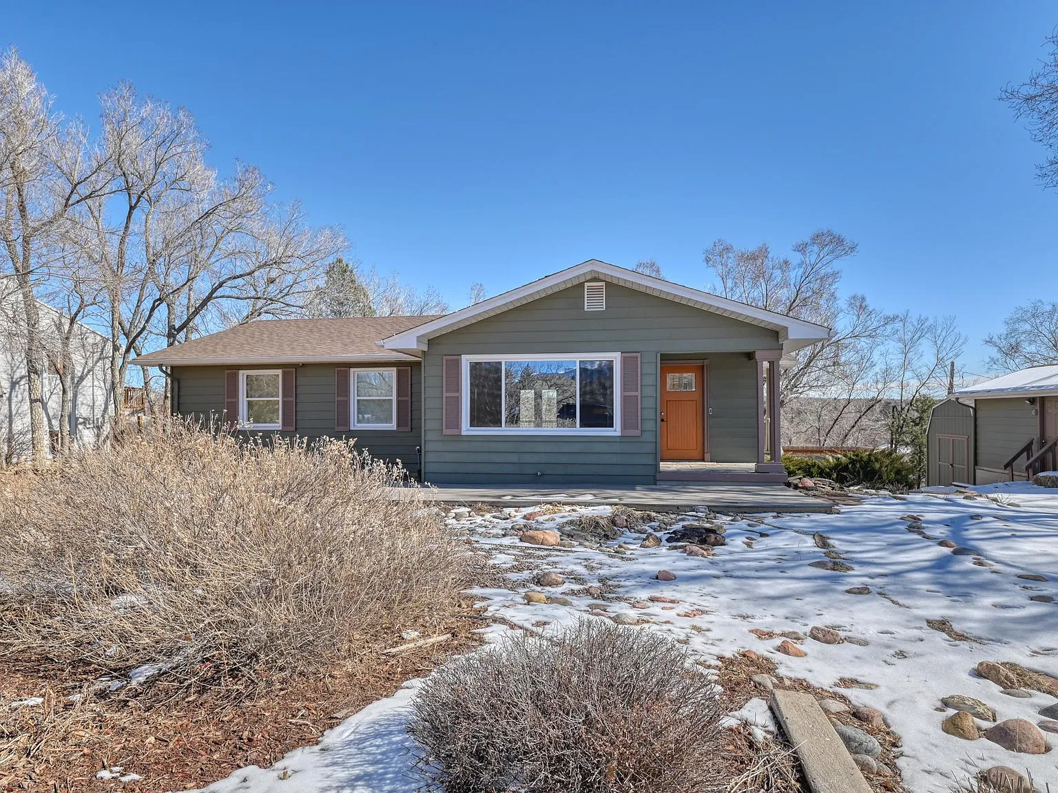 3 bed, 1.5 bath, 1700 sqft, $2,100 — Photo 1