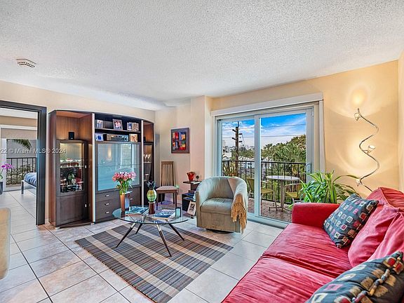 2nd image of 899 West Ave APT 4A