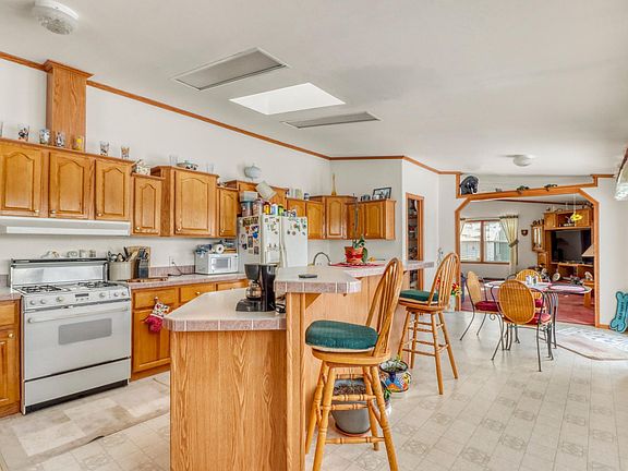 3rd image of 325 1st St SW